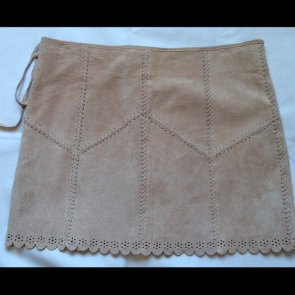 Bebe Suede Leather Mini Skirt - Picture 5 of 5